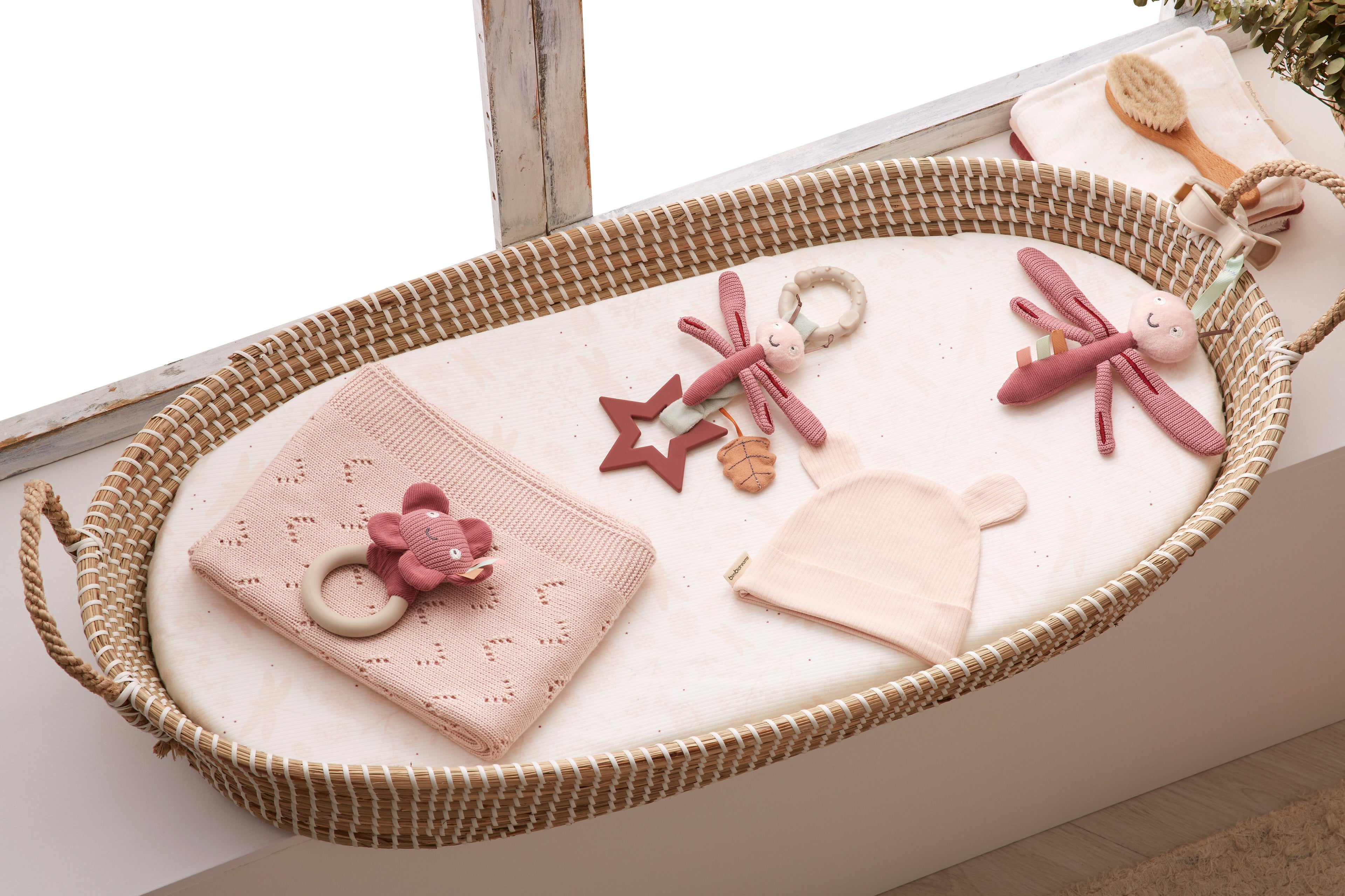 BAÑO Y CUIDADO DEL BEBÉ