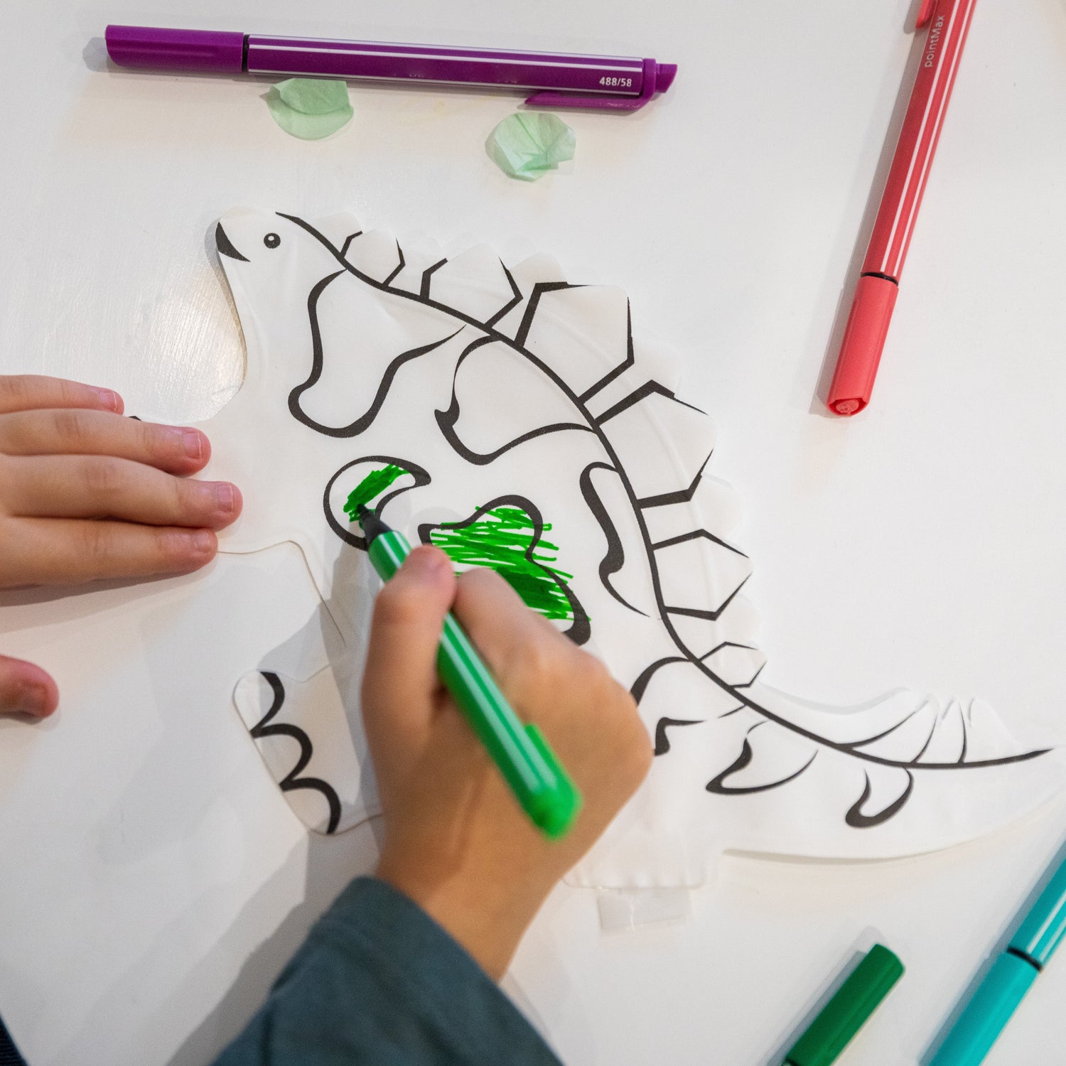 Dinosaurios inflables para colorear · Ara Créative