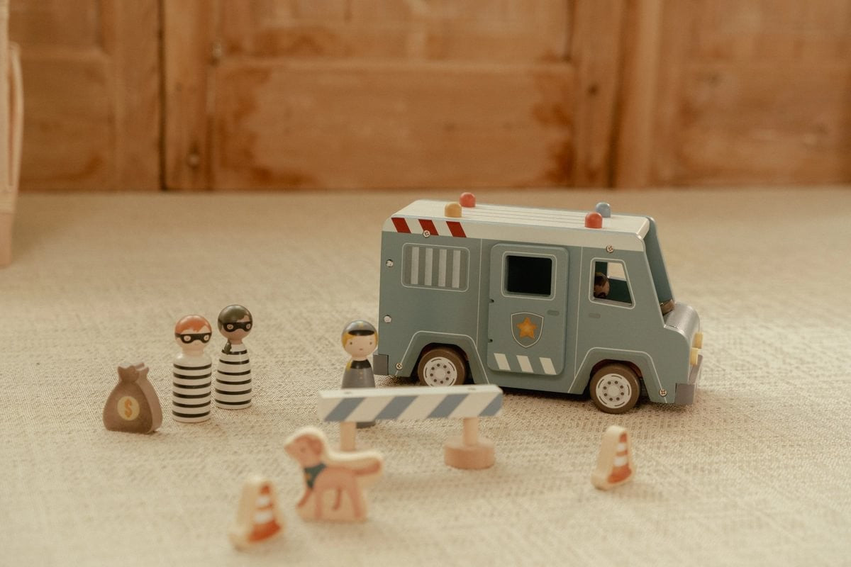 Furgón Policial FSC · Little Dutch