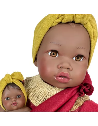 Muñeca Alika con bebé Burgundy · Nines d'Onil