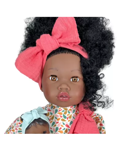 Muñeca Alika con bebé Curly Hair · Nines d'Onil