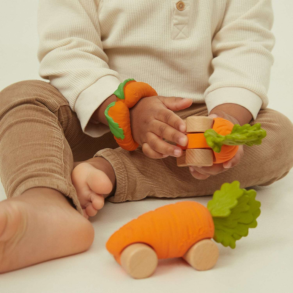 Coche bebé Cathy The Carrot · Oli & Carol